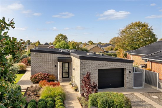 Hjortevej 8 og 9 andre boliger er kommet til salg denne uge i Esbjerg - se boligerne her.