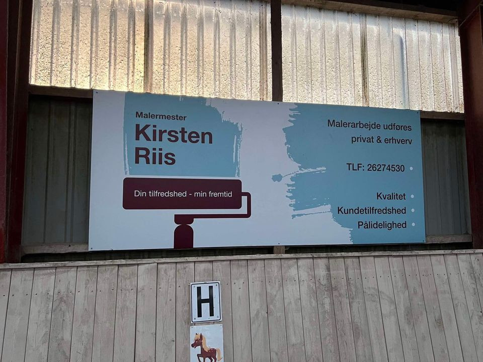 Malermester Kirsten Riis præsenterer nyt sponsorsamarbejde med Dueholmgård Ridecenter