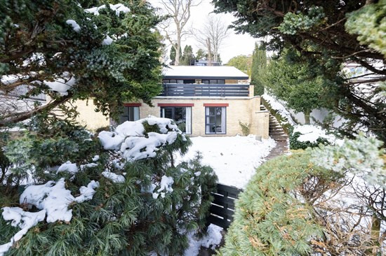 Langdalsvej 21 og 2 andre boliger er kommet til salg denne uge i Brabrand - se boligerne her.