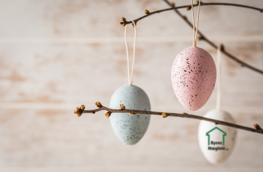 Byens Mæglere ApS, Hjørring ønsker alle en god påske og oplyser om kontaktmuligheder