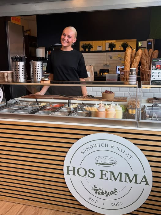 Hos Emma præsenterer den nye medarbejder Silje