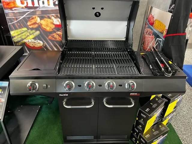 Skousen Hobro holder grilludsalg med 1.600 kr. rabat på Char-Broil gasgrill