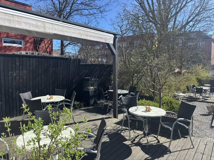 Farmors Cafe inviterer til solrige stunder med kaffe og hygge