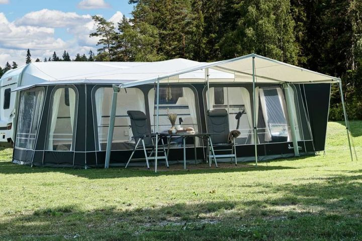 Forbered dig på sommerens solskinstimer med Penta solsejl fra Hinshøj Caravan A/S