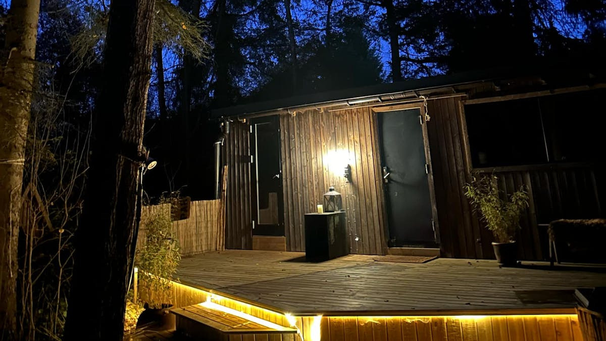 Sanselig saunagus i Højby: En vinteroplevelse for krop og sjæl