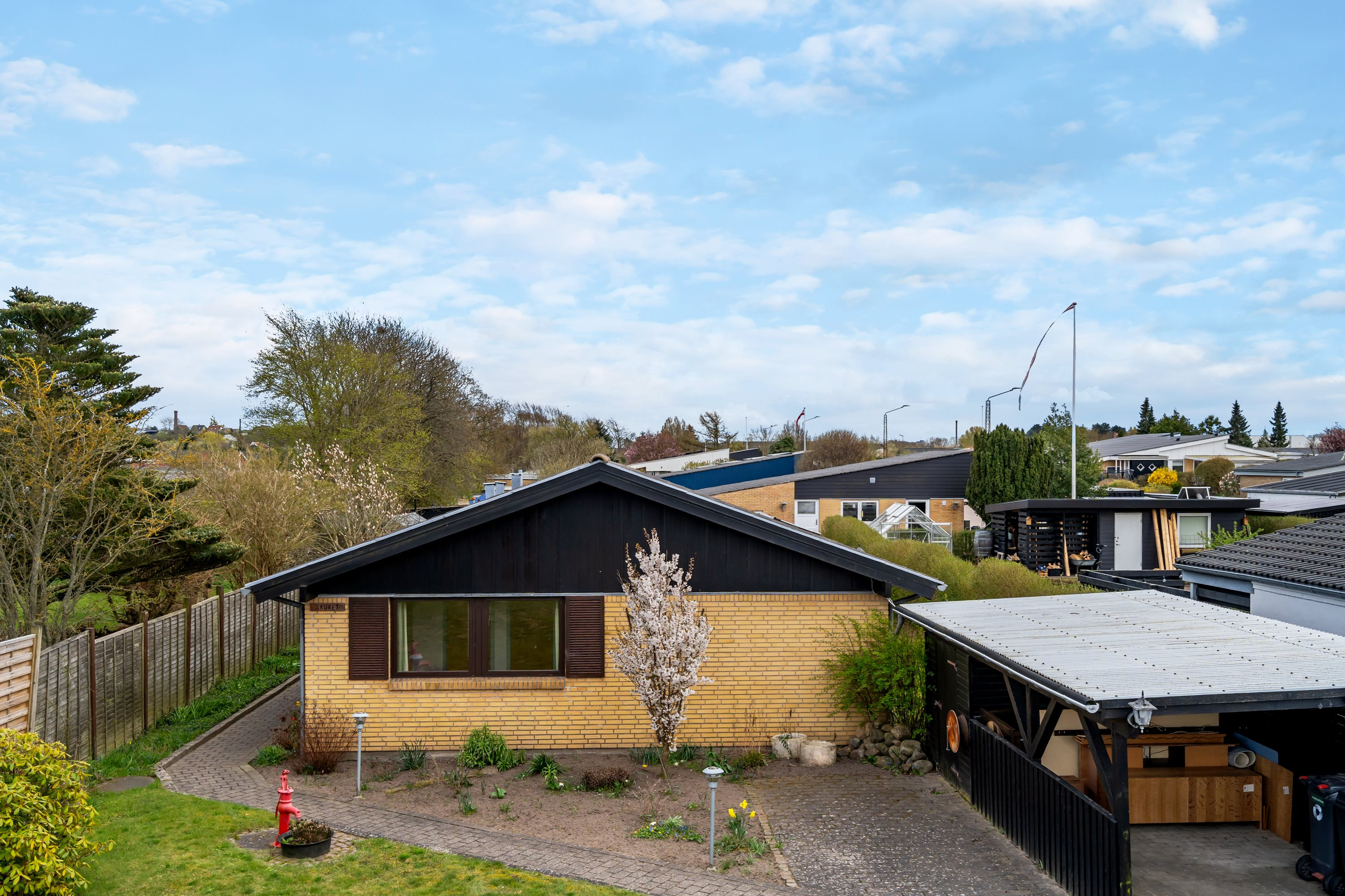 Velholdt villa med masser af potentiale – mulighed for at sætte dit eget præg