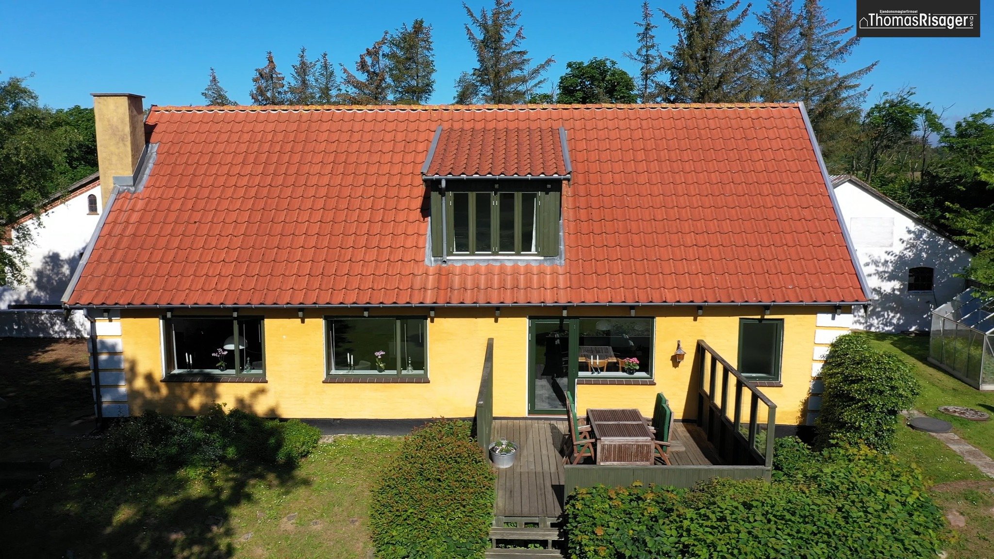 Ejendomsmæglerfirmaet Thomas Risager A/S fremviser landejendom ved Hundelev med jagt, dyrehold og fantastisk udsigt