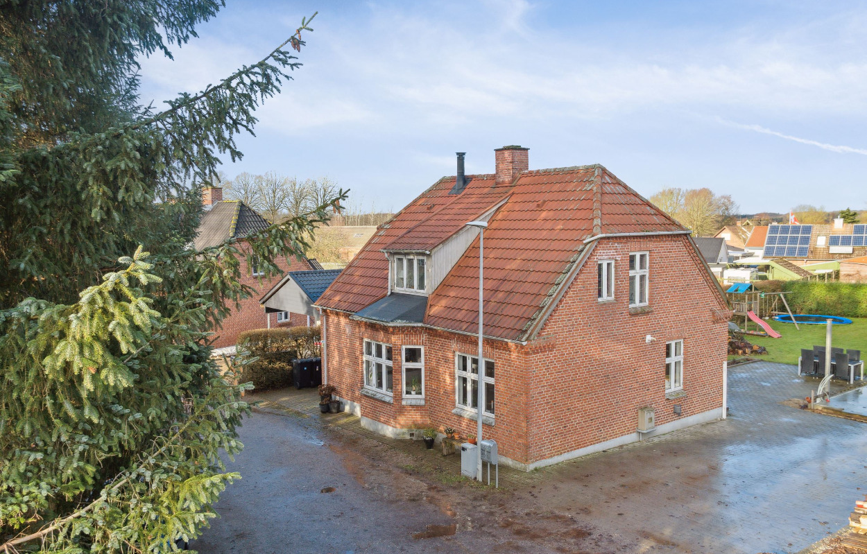 Charmerende murstensvilla i rolige Serup