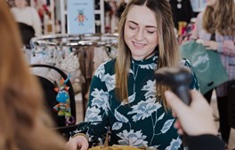 Forældre øremærker børnepengene: Det er blevet stor shoppedag i Vallensbæk