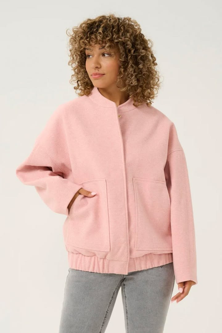 Rosengreen tilbyder smart bomber jakke fra Cream til nedsat pris