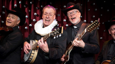 Julecabaret med skæv humor på Comwell Kolding