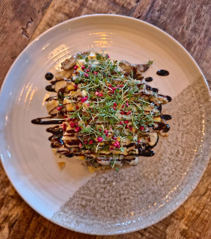 Café Tidslös præsenterer opdateret menukort med fokus på smørrebrød