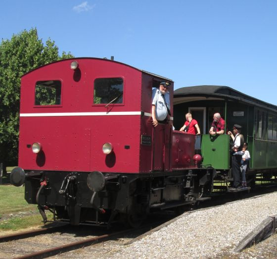 Tag på nostalgisk togrejse med Museumsbanen Maribo-Bandholm