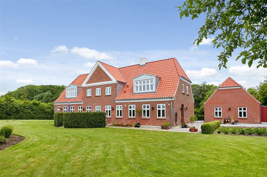 Pris sat ned med 500.000 kr. på Lundgårdsvej 4