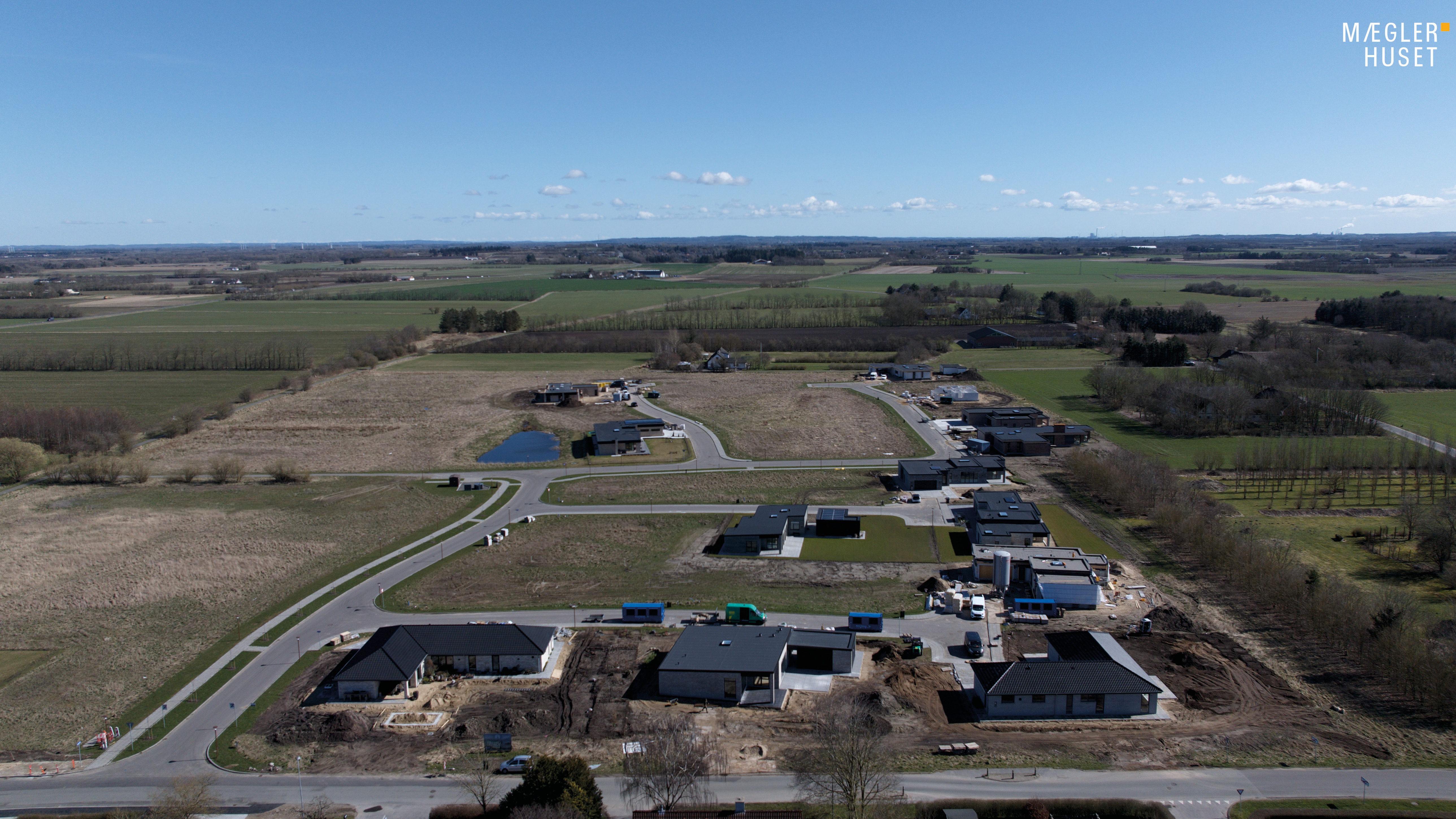 Fuld fart på udviklingen på Knøsgårds Alle: 19 byggegrunde solgt – flere byggerier er i gang