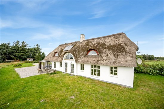 Fjordvejen 9 og 1 anden boliger er kommet til salg denne uge i Vemb - se boligerne her.