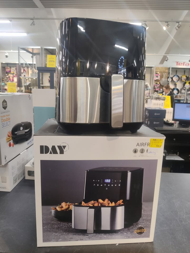 Fredericia Isenkram sælger digital airfryer til spotpris