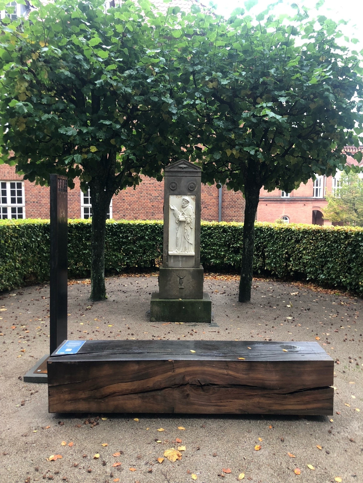 Nu fortæller bænke i Viborg historie