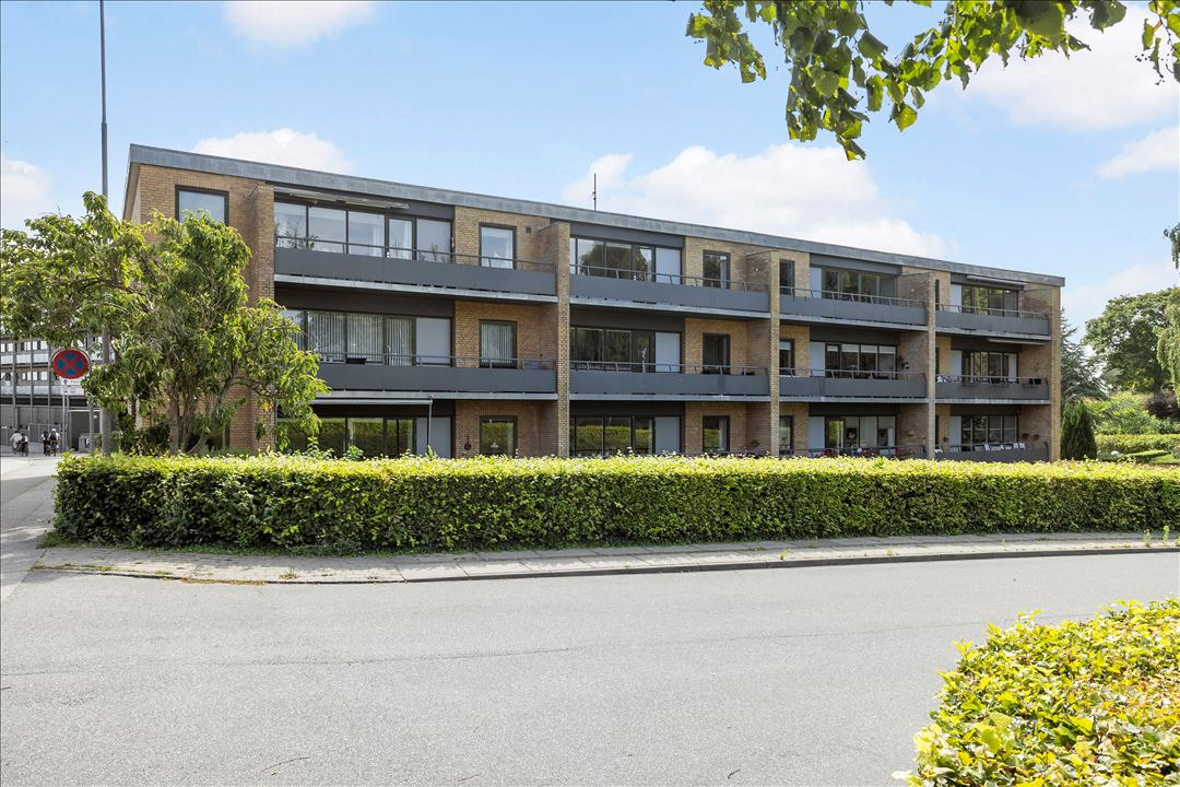 Til salg hos EDC Skive I/S: Velholdt ejerlejlighed beliggende midt i byen