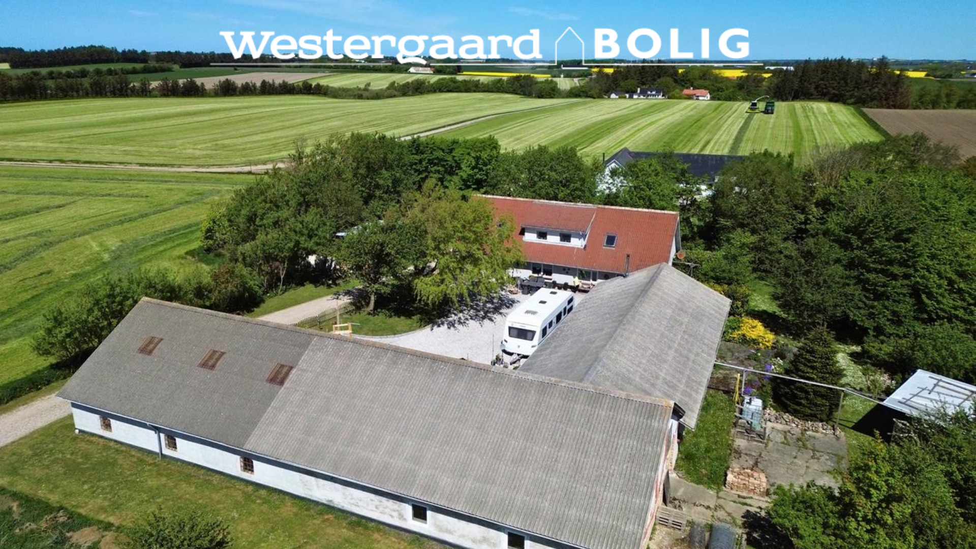 Westergaard Bolig præsenterer: Landsted med sjæl og potentiale
