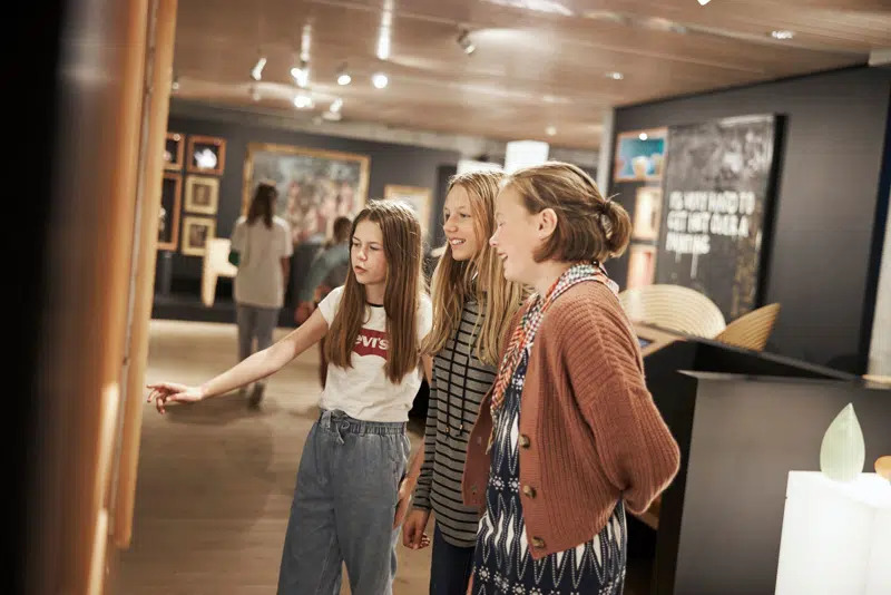 Skoleelever i Kolding arbejder med kunst i unikt projekt under Trapholt-museets lukning