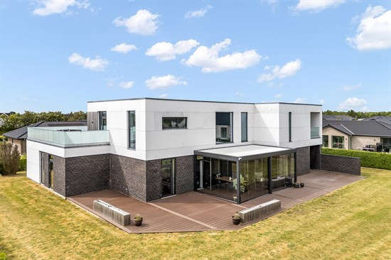 Top 6 over dyreste boliger til salg i Hjallerup. Priser op til 10.900.000 kr