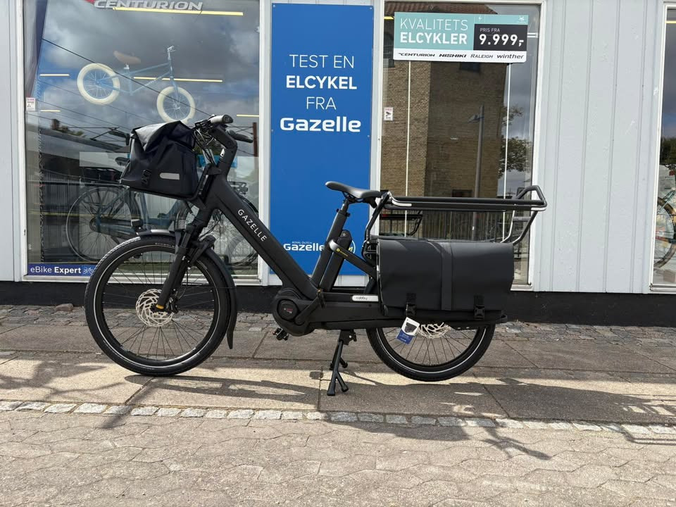 BCS - Banevejens Cykler og Sport sender glad kunde afsted på Gazelles multifunktionelle elcykel