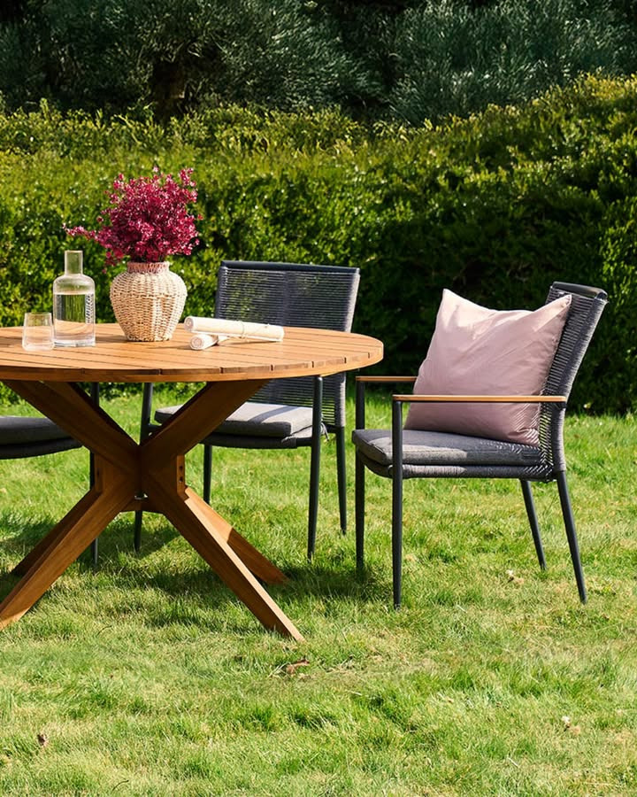 Møblér med Kumo Holstebro tilbyder Nivå havestol til nedsat pris