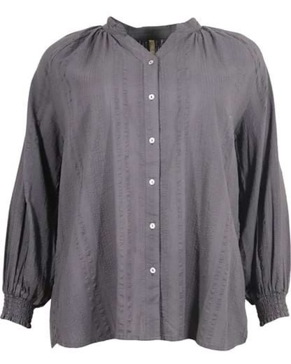 Klarissa & Nora tilbyder 25% rabat og gratis taskeparaply ved køb af Ofelia skjorte denne søndag