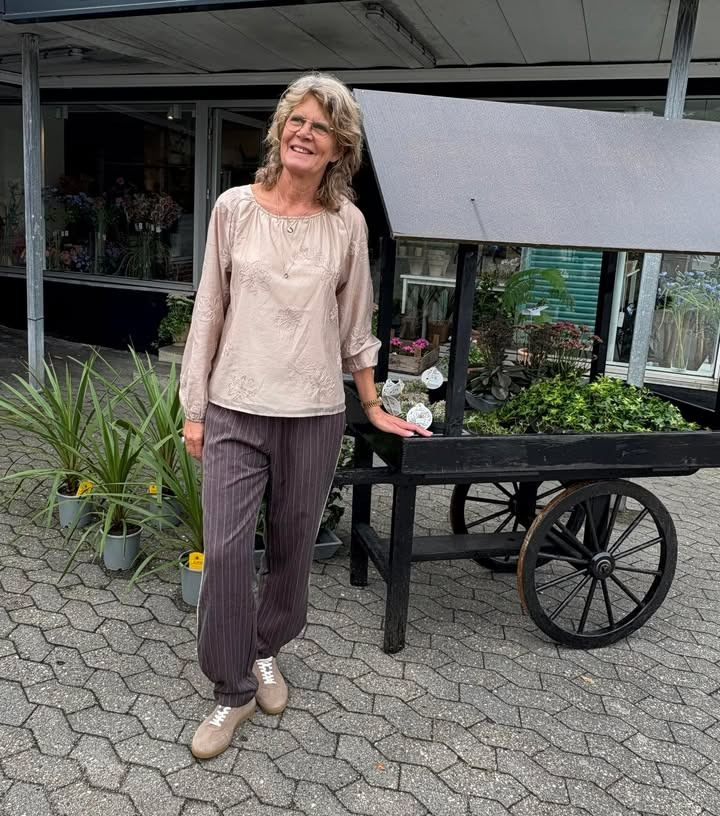 Rosengreen præsenterer nye varer med flot sæt på skønne Bente