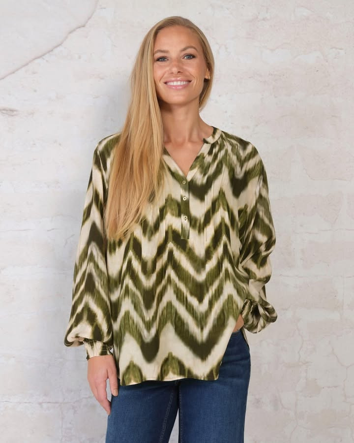 Rosengreen præsenterer: Belinda bluse fra Prepair med smukt grønt print