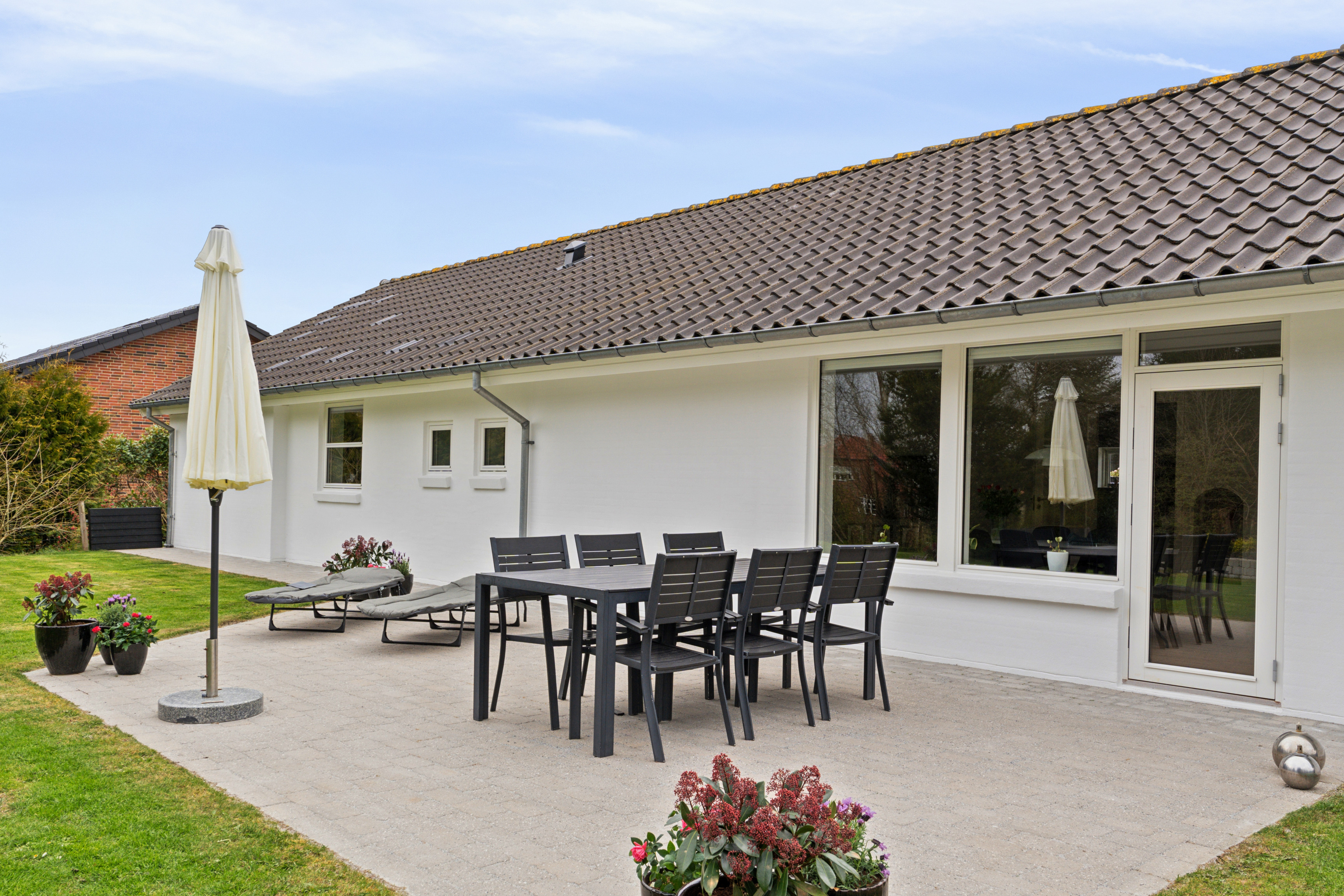 Renoveret og indflytningsklar villa på lukket vej i Funder