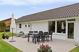 Renoveret og indflytningsklar villa på lukket vej i Funder