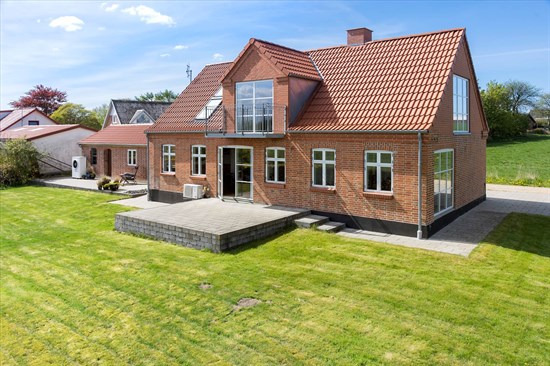 Fjordvej 66 og 1 anden boliger er kommet til salg denne uge i Roslev - se boligerne her.