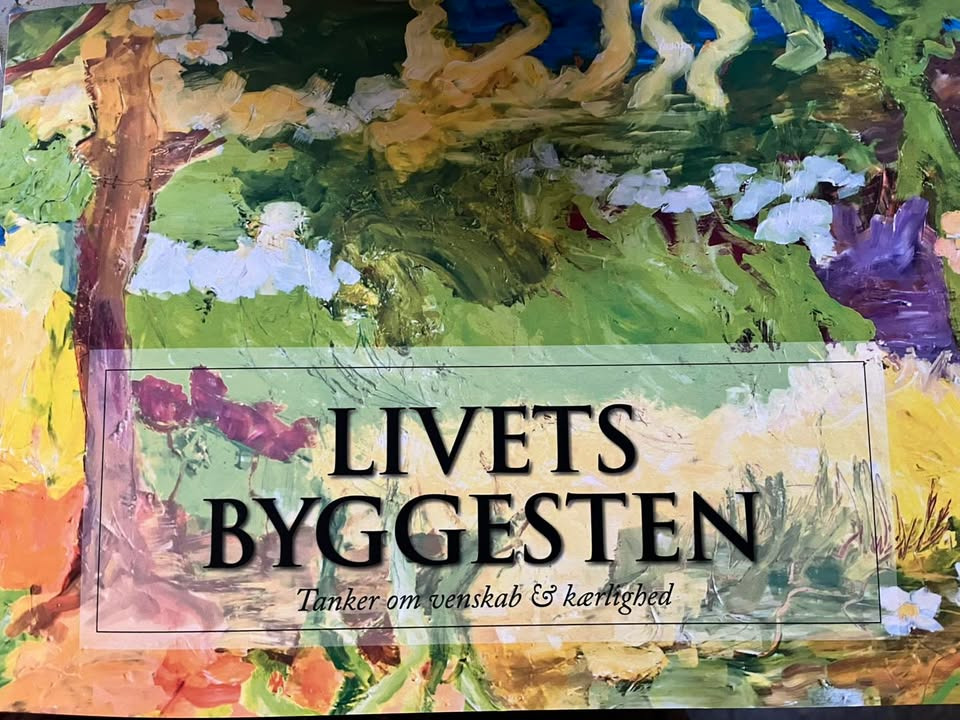 Yrsa Dunvad præsenterer julegaveideer: kunstbøger og malerier til alle størrelser og priser i Risskov