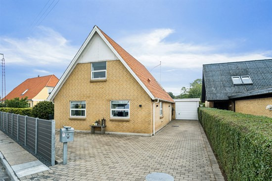 Til salg hos home Brønderslev: Buurholtvej 49, 9700 Brønderslev