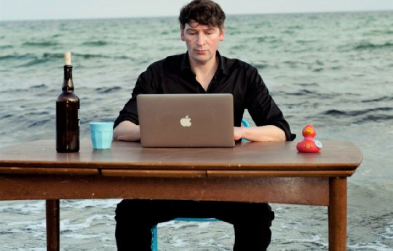 Forfatter Jesper Wung-Sung besøger Langå Skole på Læsningens Dag