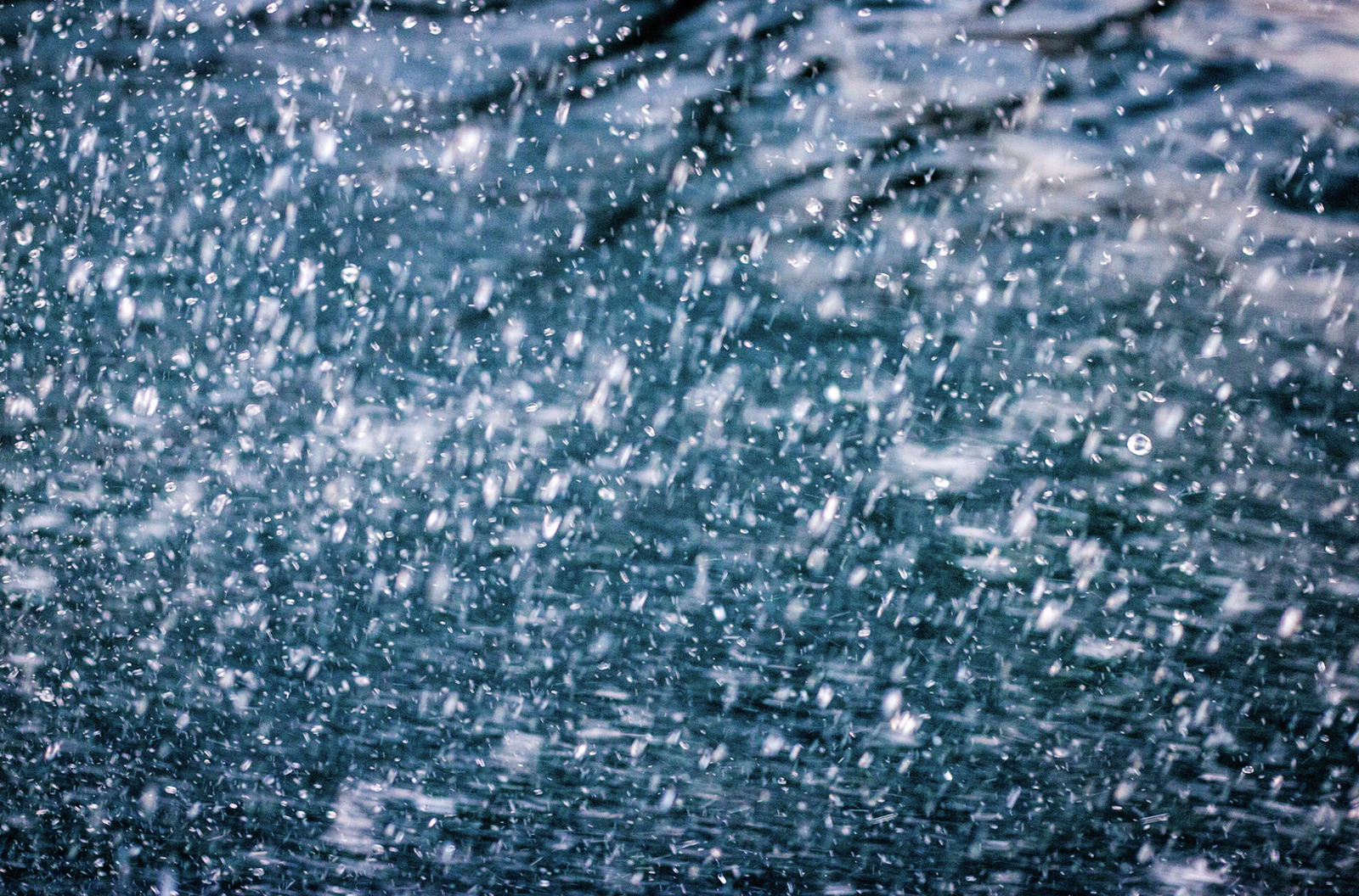 Styrtregn var en stor udfordring til Fjordfesten