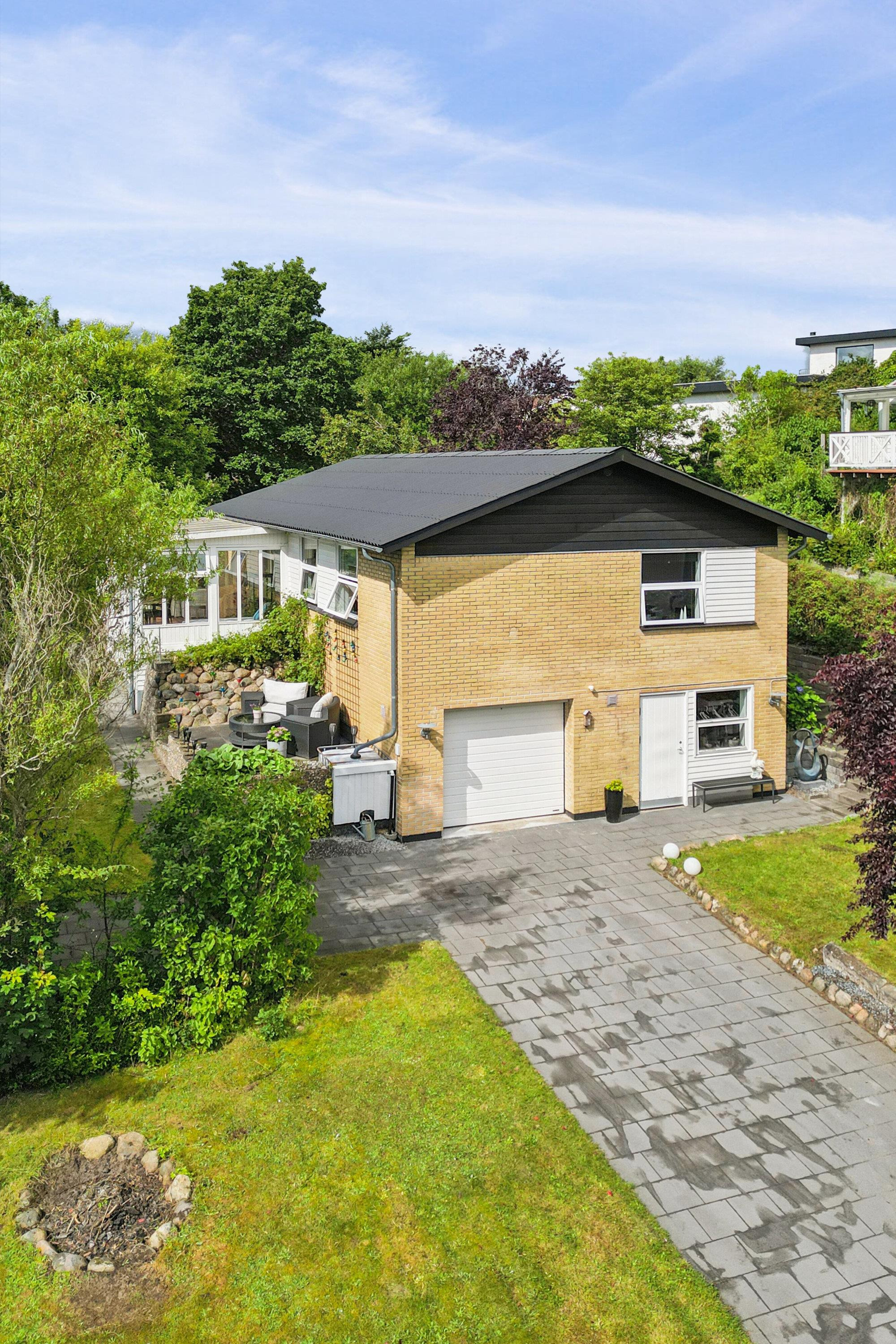 Til salg hos RCN Bolig Silkeborg: Veldisponeret villa med høj standard i Silkeborg.