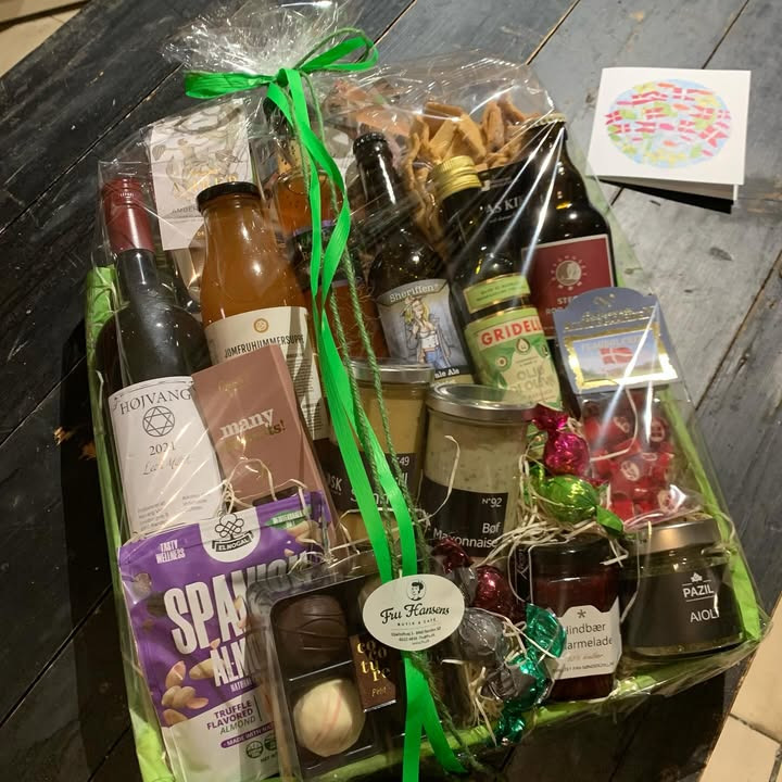 Fru Hansens Butik & Café tilbyder skræddersyede gavekurve til enhver lejlighed