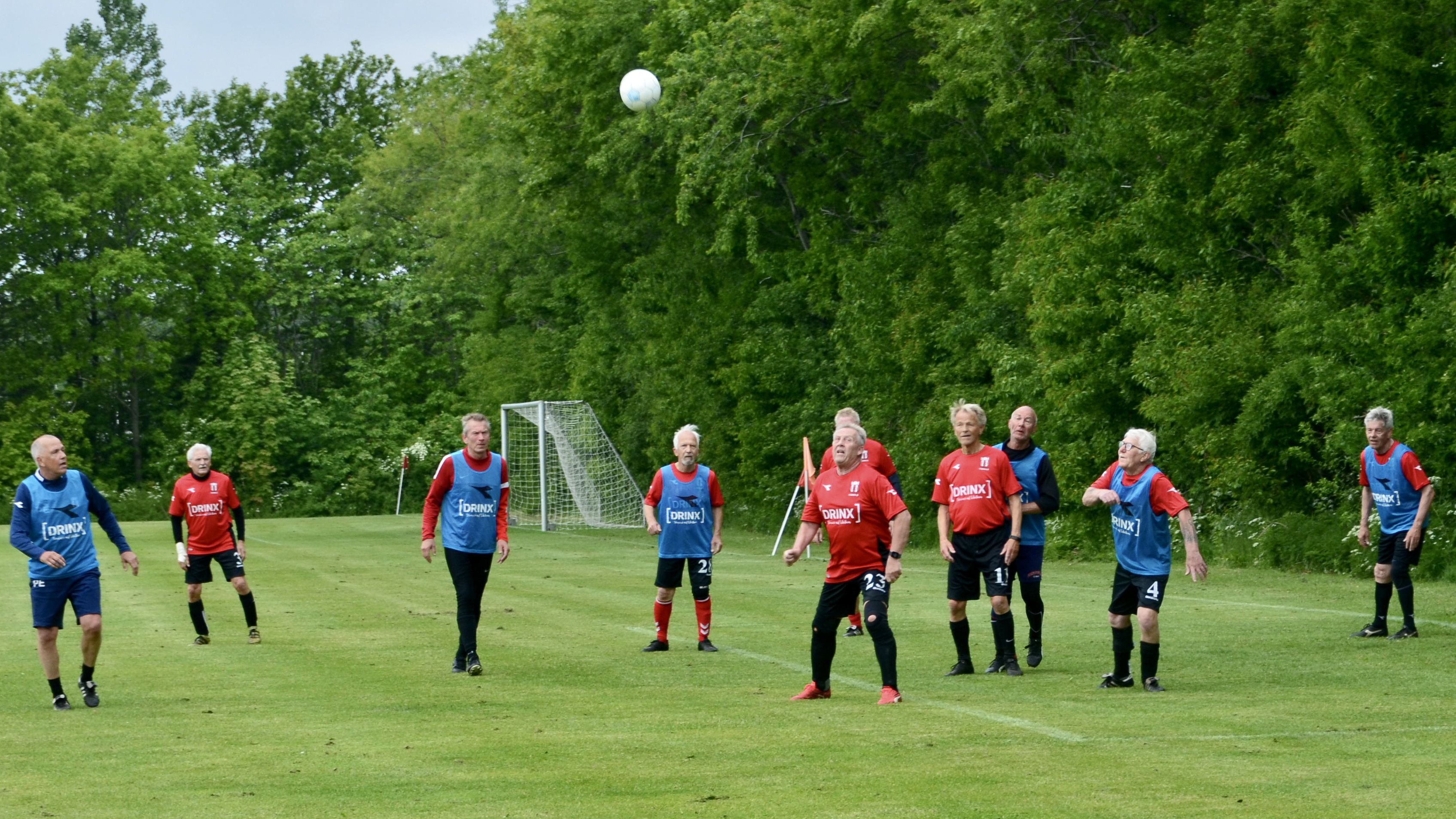 Gamle fodboldspillere mødes til FfI Young Boys´ Cup
