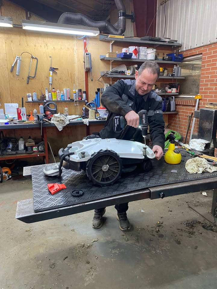 Houe Smed & VVS tilbyder vinterservice og opbevaring af Stihl robotklippere