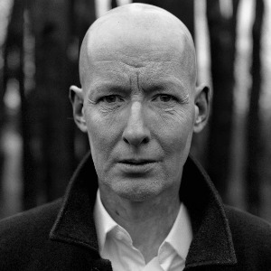 Oplev Jens Unmack i intimt soloformat på Brundby Rockhotel