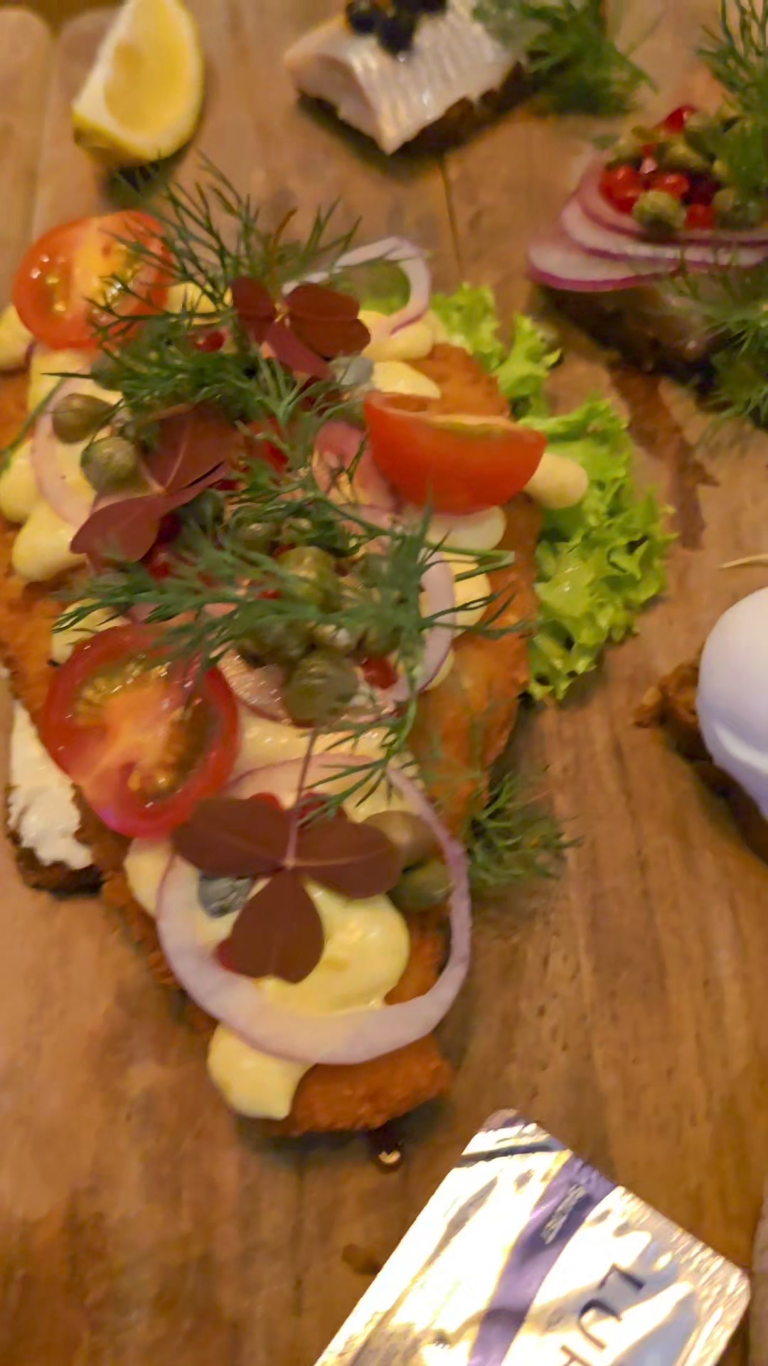 Café Tidslös opfordrer til bordbestilling for bedre serviceoplevelse