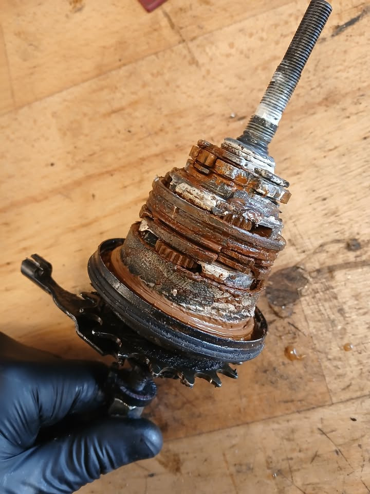 HV CARE minder om vigtigheden af at smøre dit gearnav regelmæssigt for at undgå skader