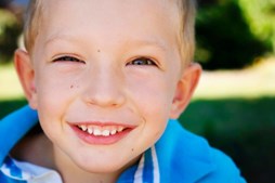 Vallensbæk Kommune ansætter trivselsguide for at booste børn og unges trivsel