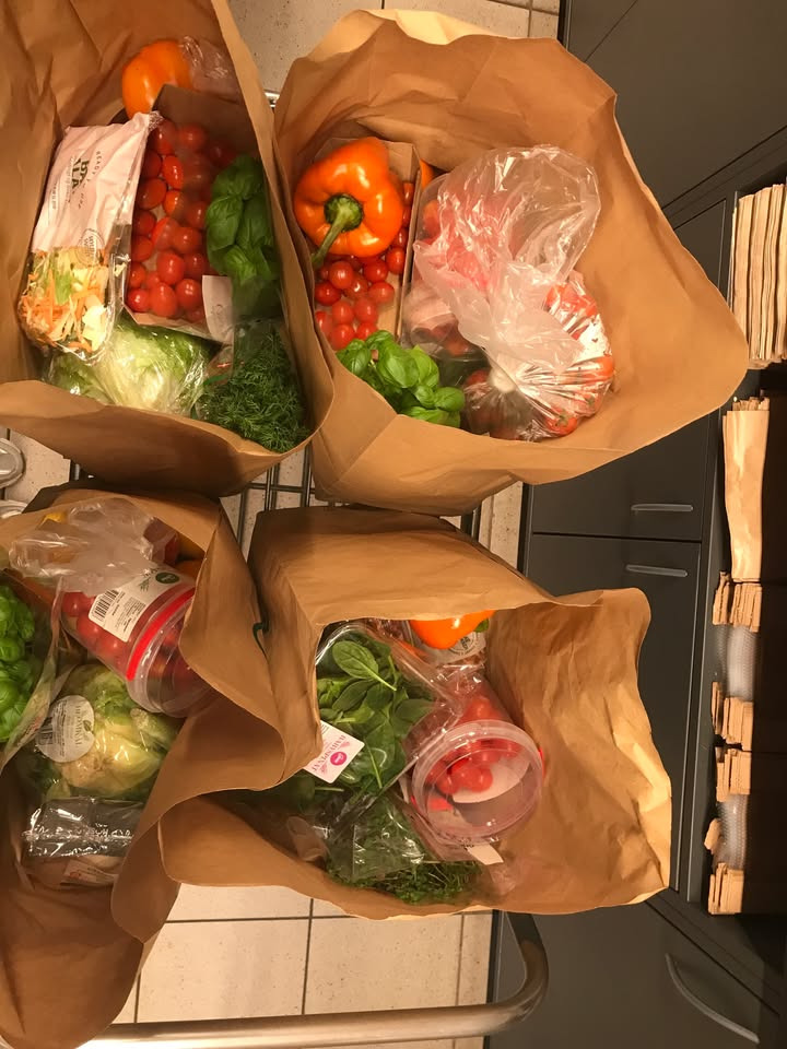 Min Købmand i Asp tilbyder frugt og grønt poser for 45 kr