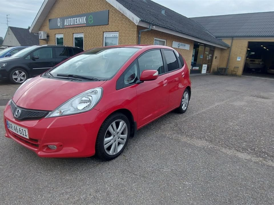 P.C. BILER ApS fremhæver kvaliteten af brugt Honda Jazz i topform