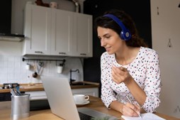 Deltag fysisk eller online i det kommende kommunalbestyrelsesmøde i Langeland Kommune