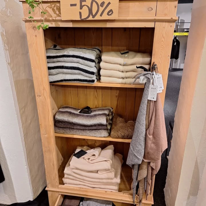 Lux By Jakobsen frister med weekendtilbud på tidløse strikstyles